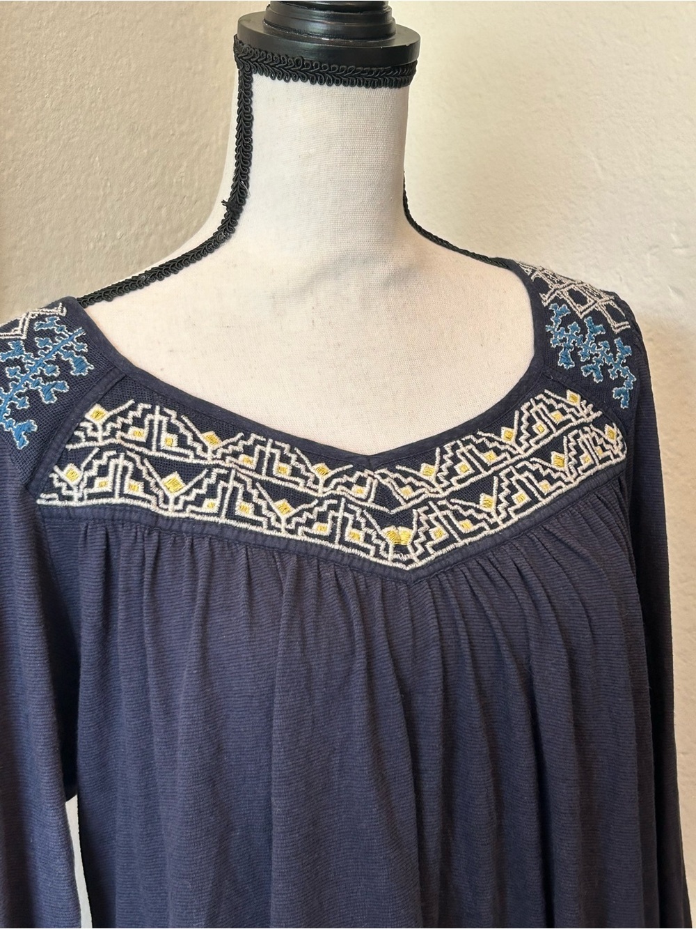 Lucky Brand Navy Embroidered Yoke Tunic Top Size Large Cotton Blend 3/4 Sleeve - Picture 5 of 16
